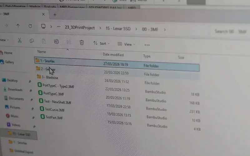 Cửa sổ Finder với các file thiết kế đặt tên theo quy ước